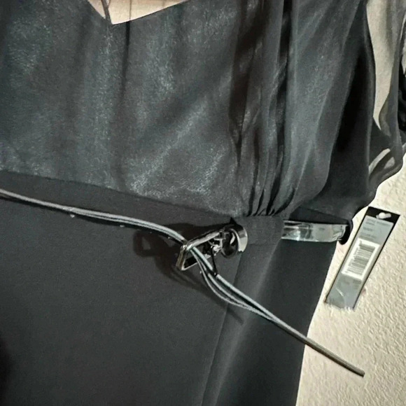 Tahari black dress size 10P (petite) - Picture 7 of 9